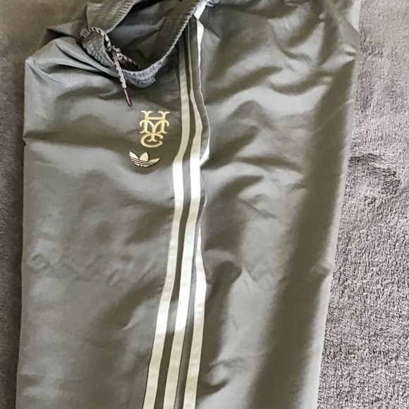 ADIDAS HOOP CITY 3-STRIPE TRACK PANTS - Picture 1 of 16